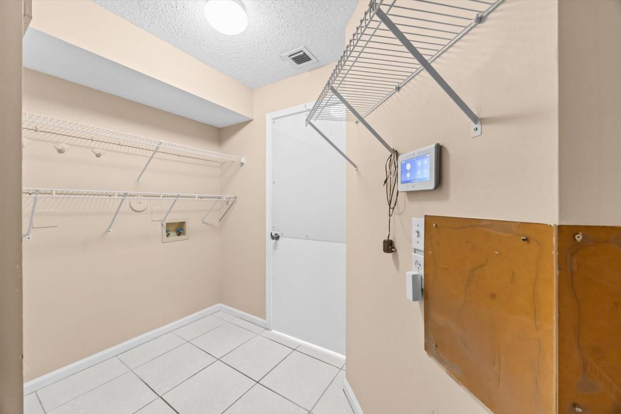 2010 Normandy Circle, West Palm Beach, FL 33409 Photo