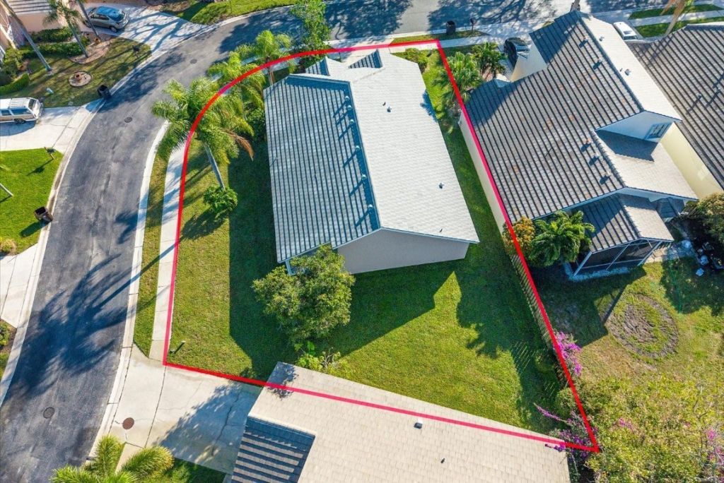 2010 Normandy Cir, West Palm Beach, FL 33409 Photo