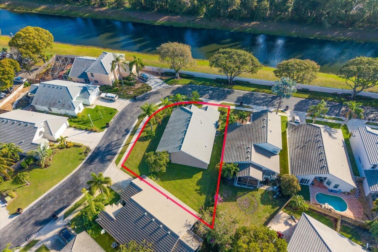 2010 Normandy Circle, West Palm Beach, FL 33409 Photo