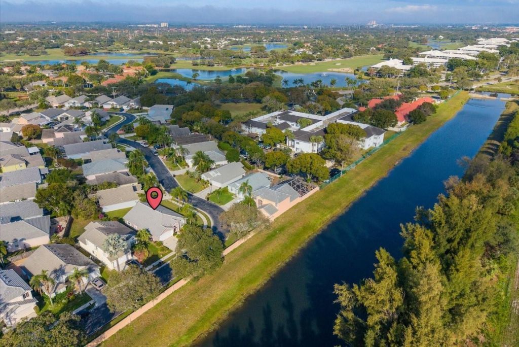 2010 Normandy Cir, West Palm Beach, FL 33409 Photo