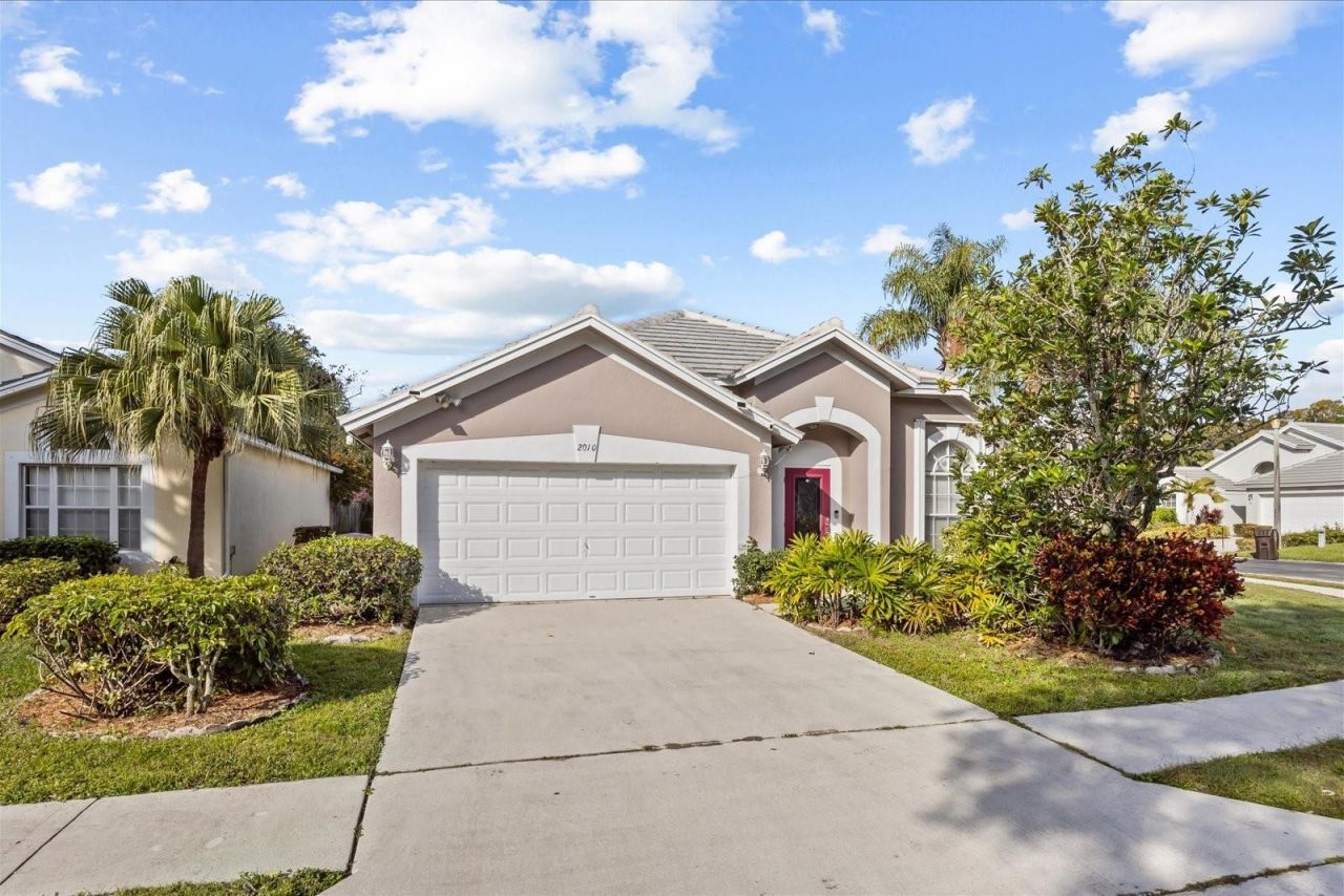 2010 Normandy Circle, West Palm Beach, FL 33409 Photo