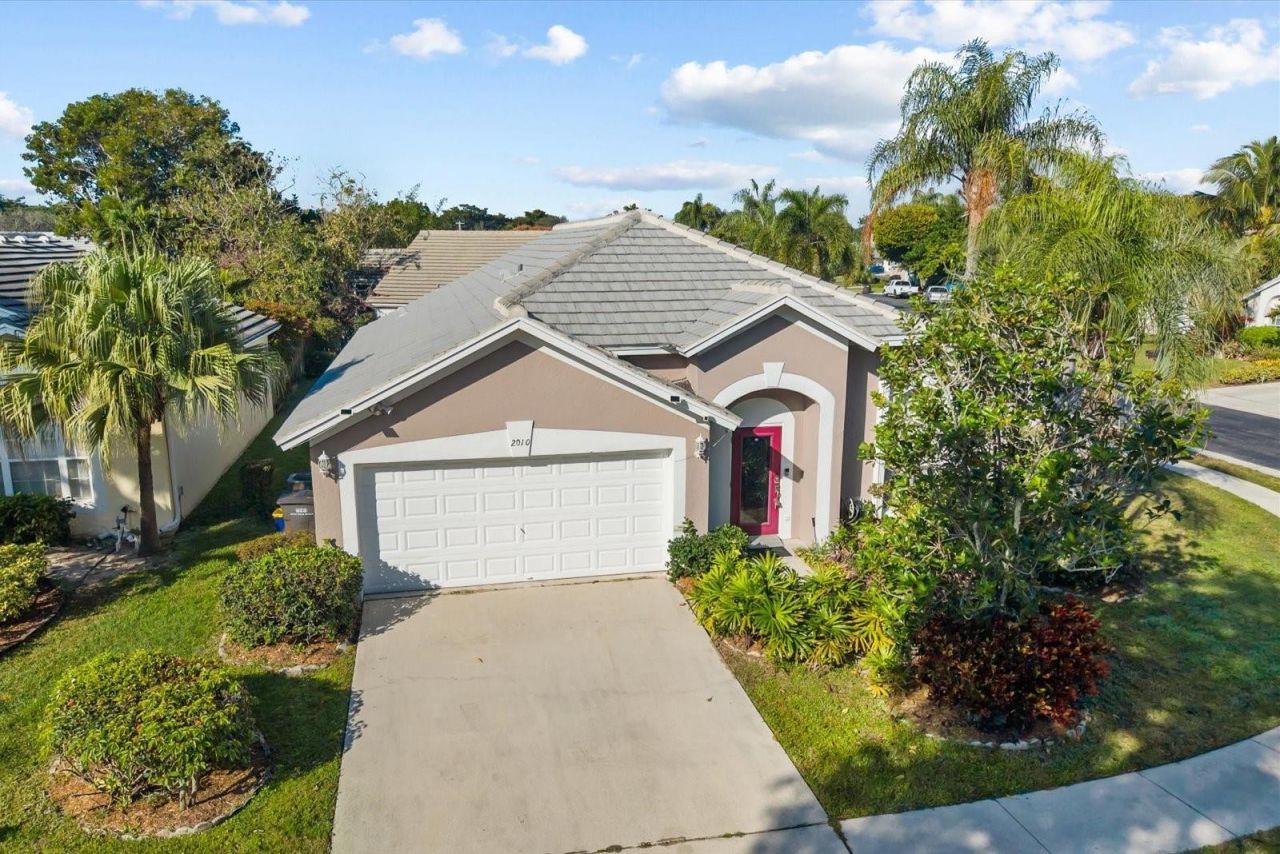 2010 Normandy Circle, West Palm Beach, FL 33409 Photo