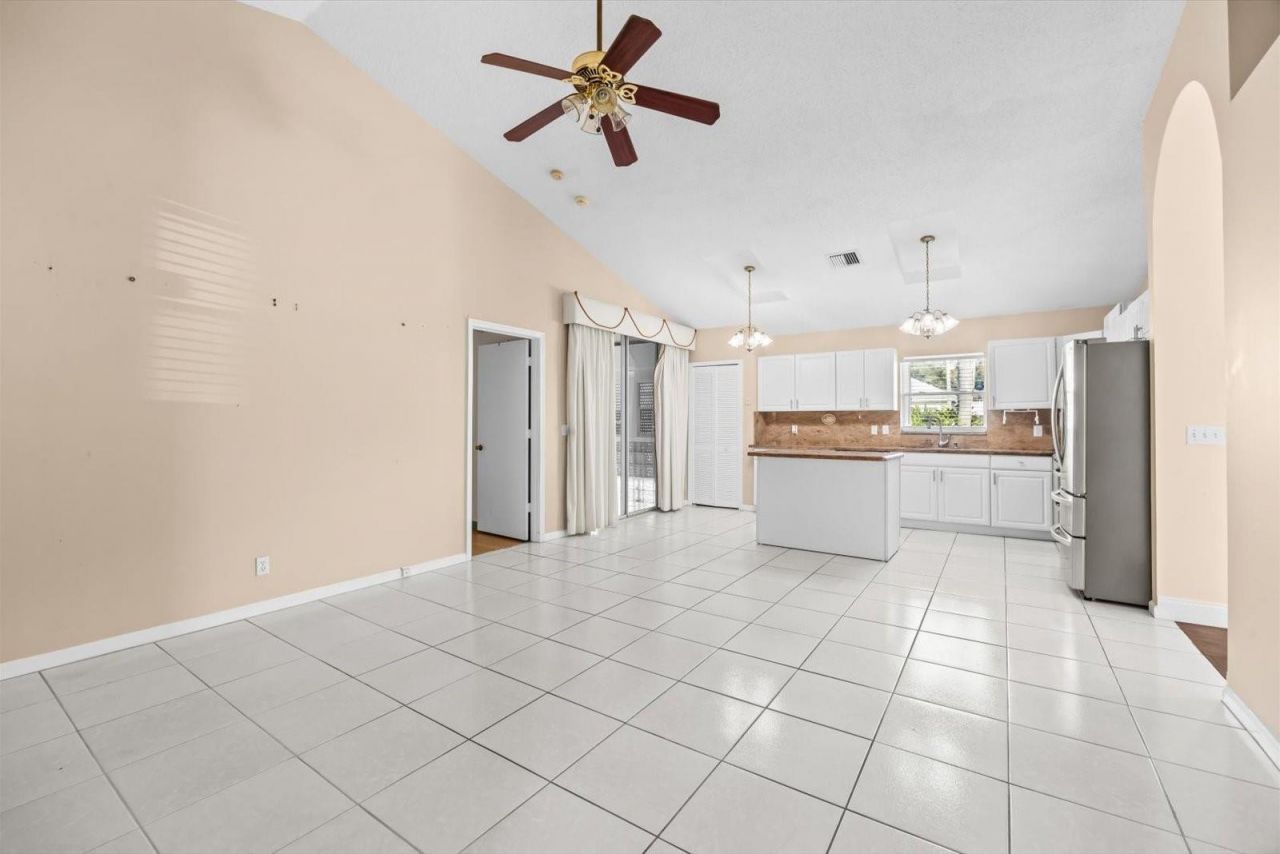 2010 Normandy Circle, West Palm Beach, FL 33409 Photo