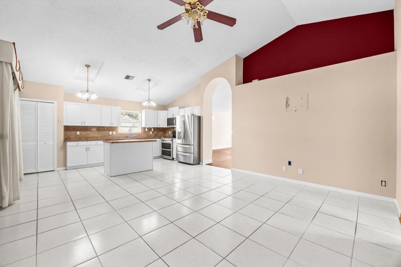 2010 Normandy Circle, West Palm Beach, FL 33409 Photo
