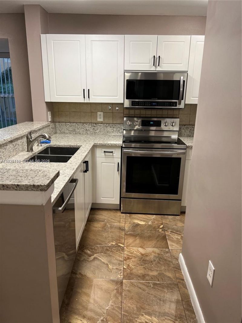 4767 Via Palm Lks, Unit 208, West Palm Beach, FL 33417 Photo
