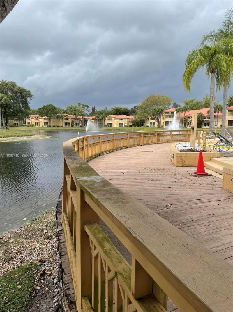 4767 Via Palm Lks, Unit 208, West Palm Beach, FL 33417 Photo