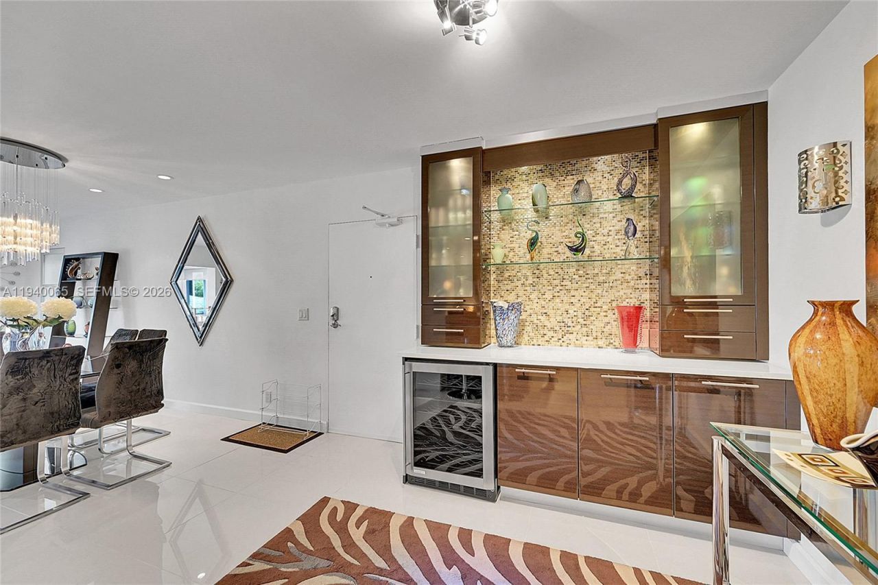 6261 Bay Club Dr, Unit 4, Fort Lauderdale, FL 33308 Photo