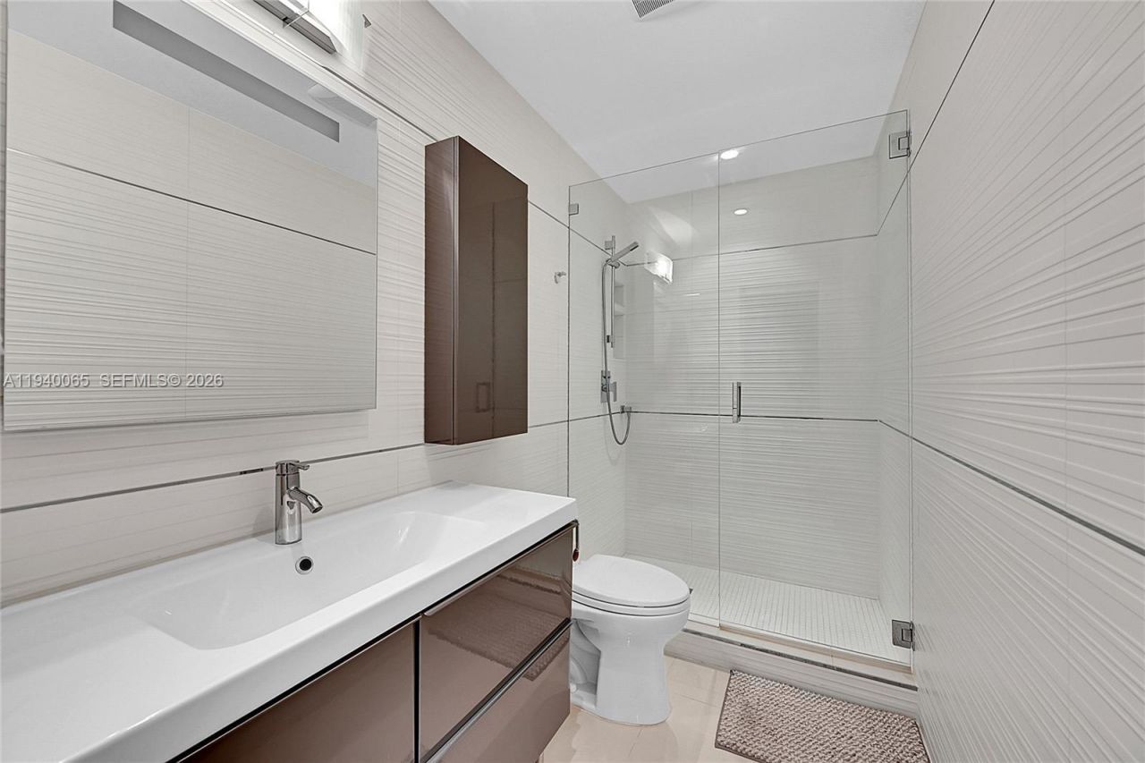 6261 Bay Club Dr, Unit 4, Fort Lauderdale, FL 33308 Photo