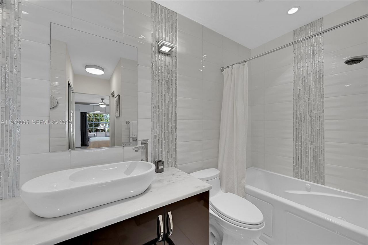 6261 Bay Club Dr, Unit 4, Fort Lauderdale, FL 33308 Photo