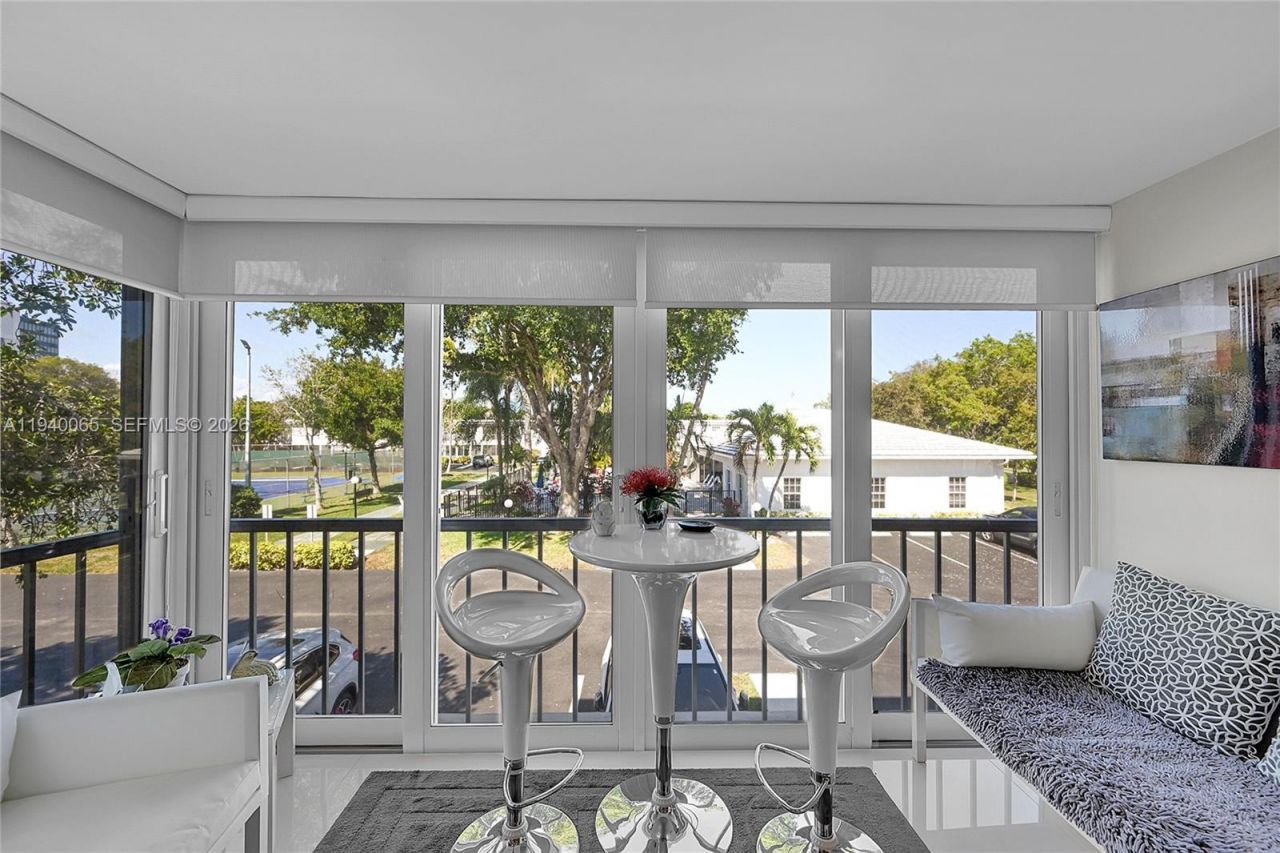 6261 Bay Club Dr, Unit 4, Fort Lauderdale, FL 33308 Photo