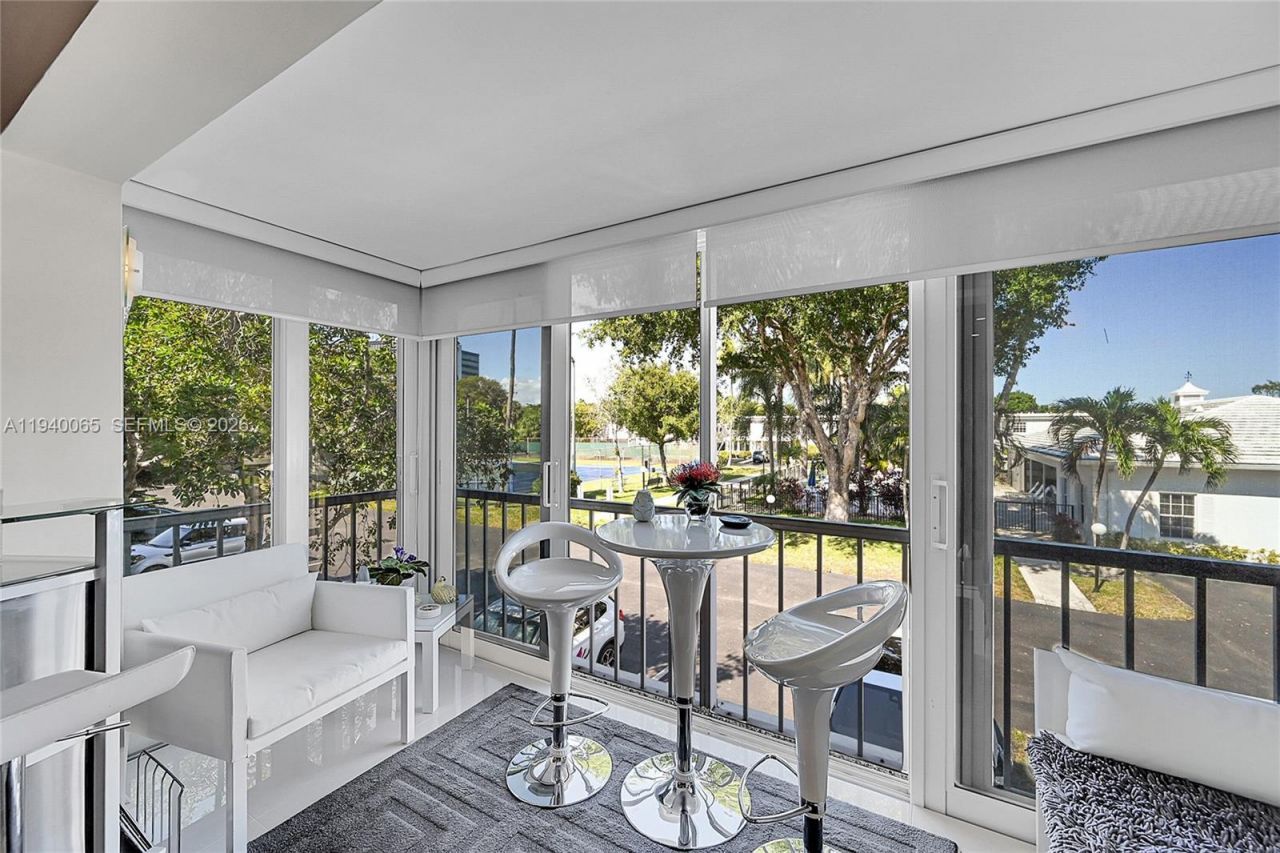 6261 Bay Club Dr, Unit 4, Fort Lauderdale, FL 33308 Photo