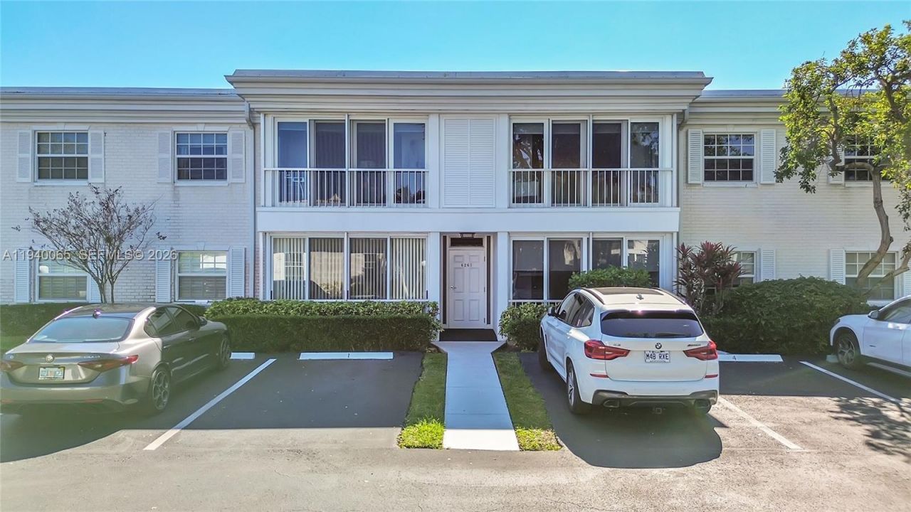 6261 Bay Club Dr, Unit 4, Fort Lauderdale, FL 33308 Photo