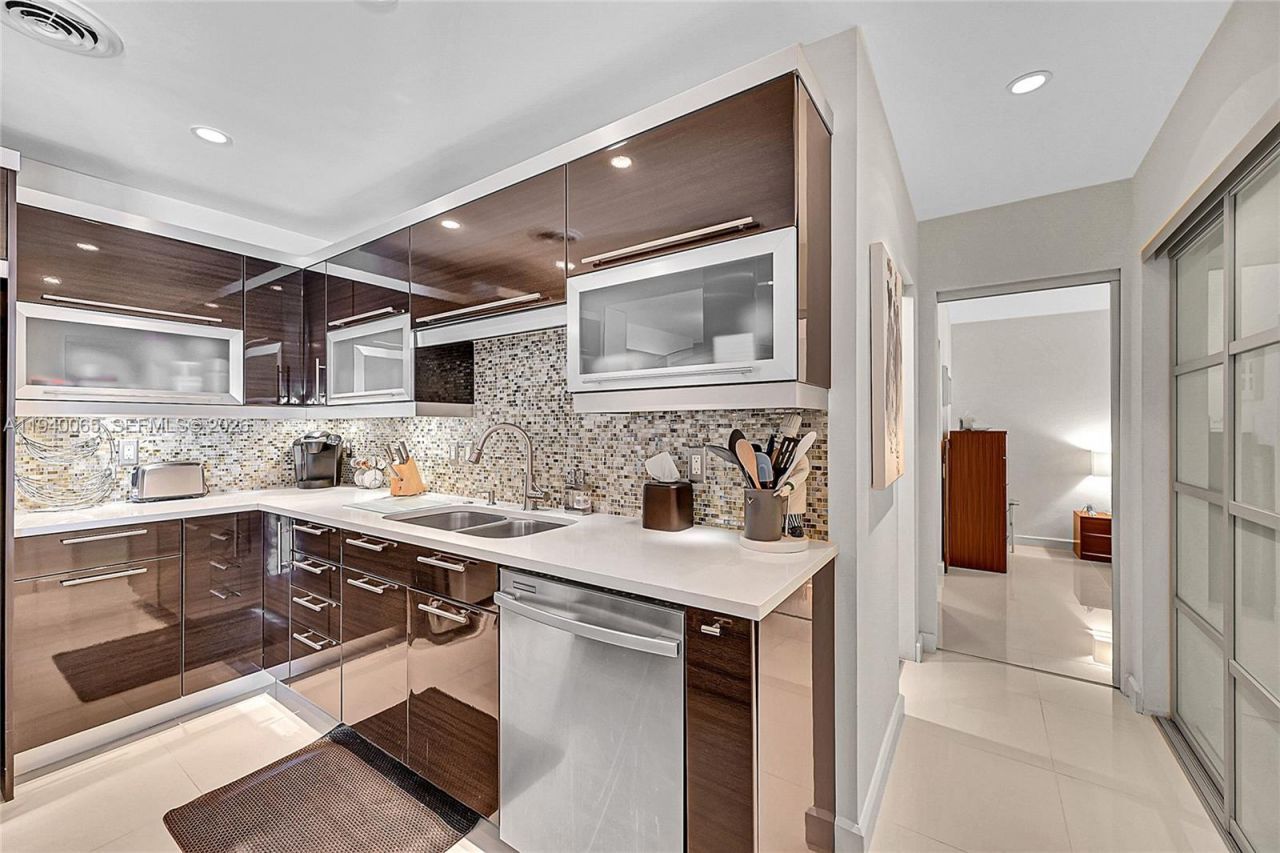 6261 Bay Club Dr, Unit 4, Fort Lauderdale, FL 33308 Photo