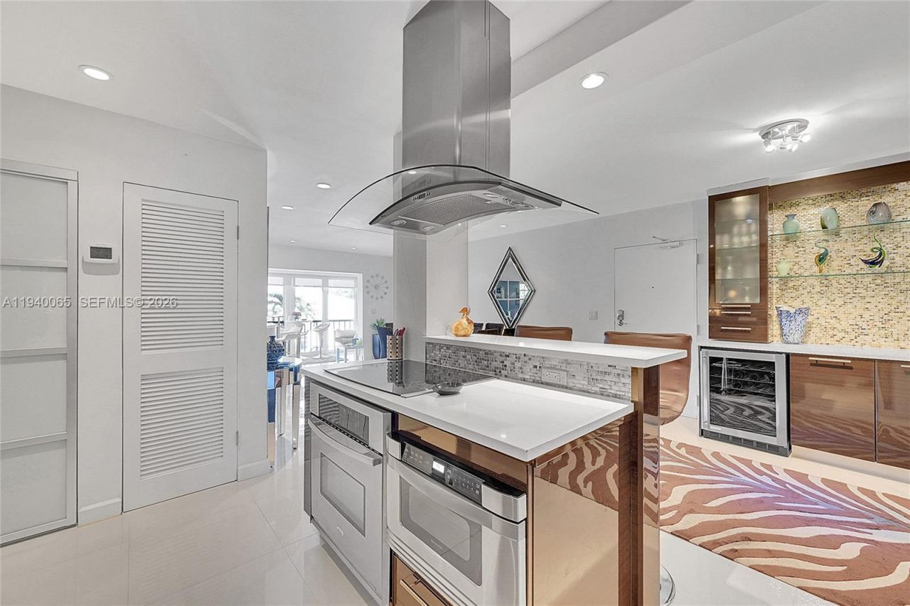 6261 Bay Club Dr, Unit 4, Fort Lauderdale, FL 33308 Photo