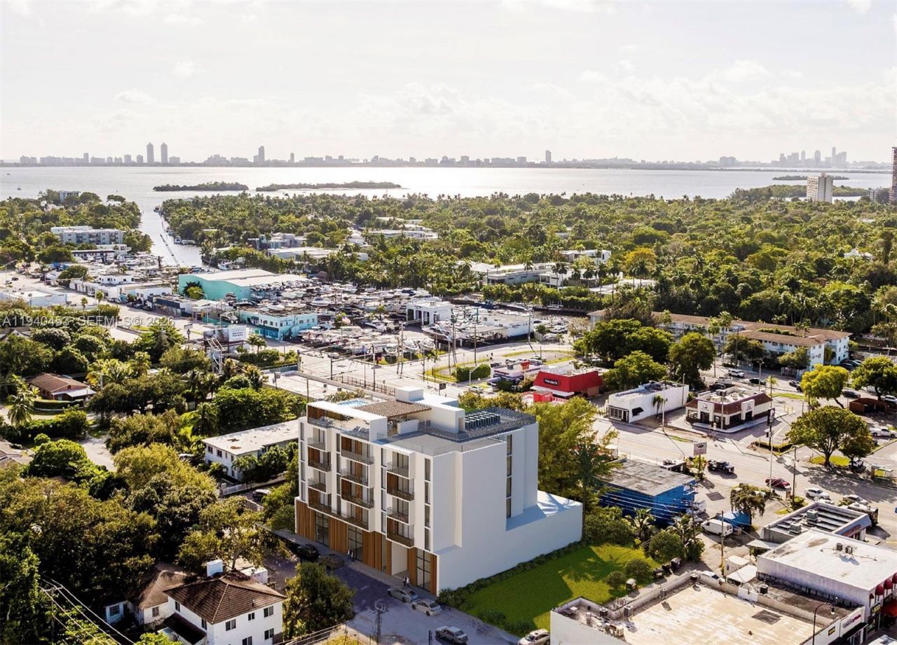 630 NE 80th St , Miami, FL 33138 Photo