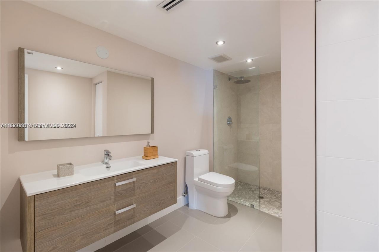 Please Call For Address, Unit 807, Miami, FL 33181 Photo