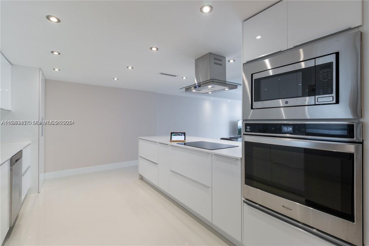 Please Call For Address, Unit 807, Miami, FL 33181 Photo