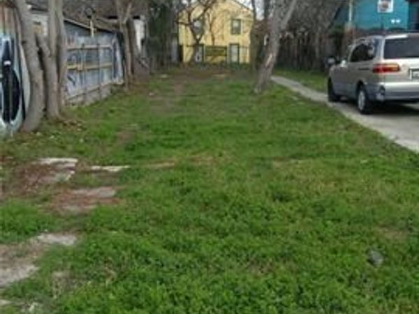 2515 N CLAIBORNE Avenue, New Orleans, LA 70117