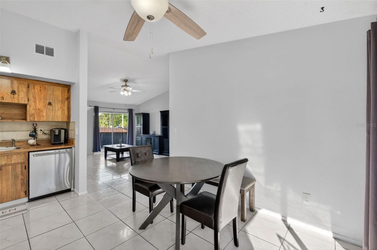 9883 88th Way, Seminole, FL 33777 Photo