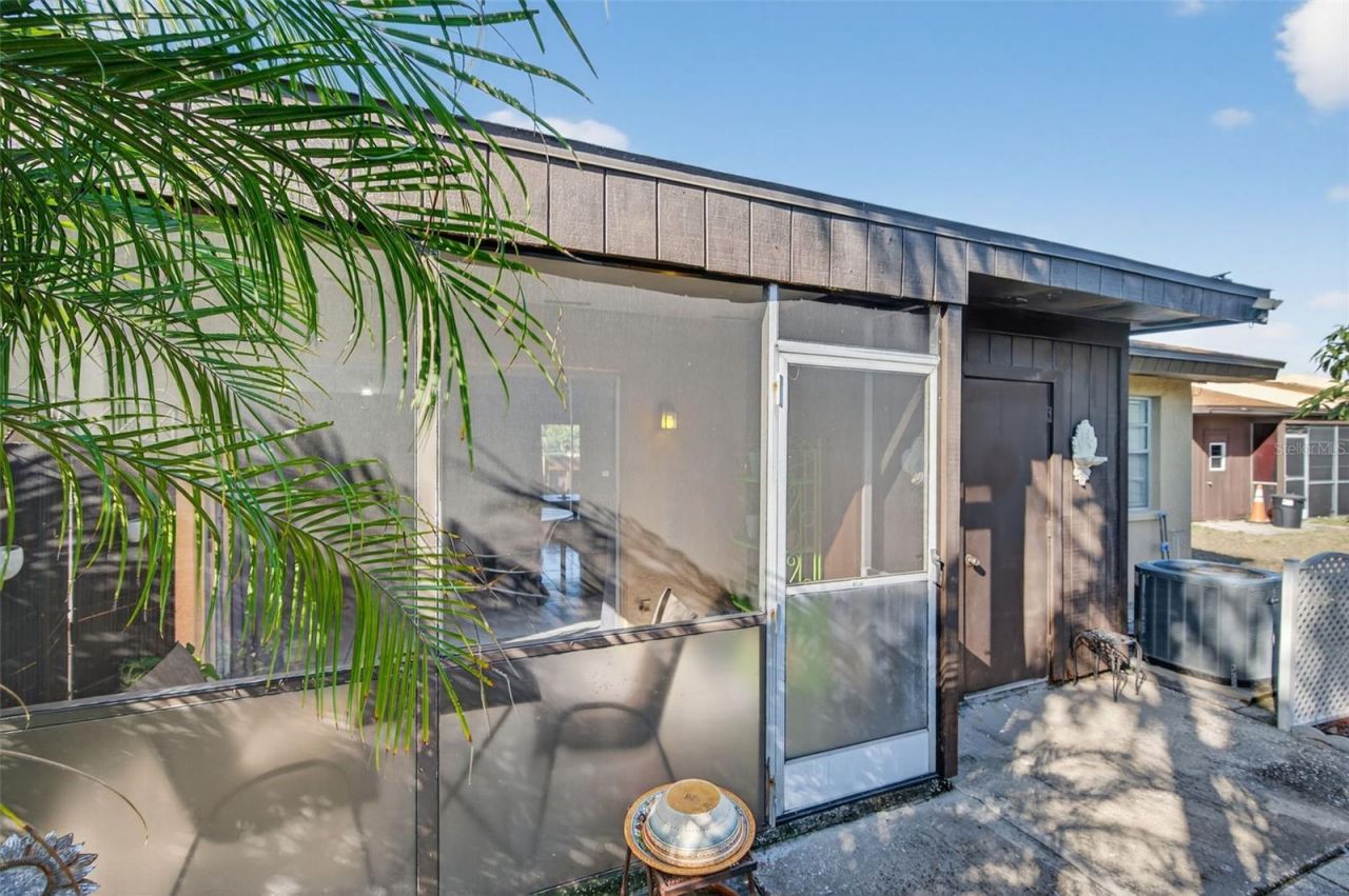 9883 88th Way, Seminole, FL 33777 Photo