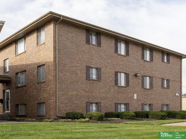 3468 S 82nd Street, Omaha, NE 68124