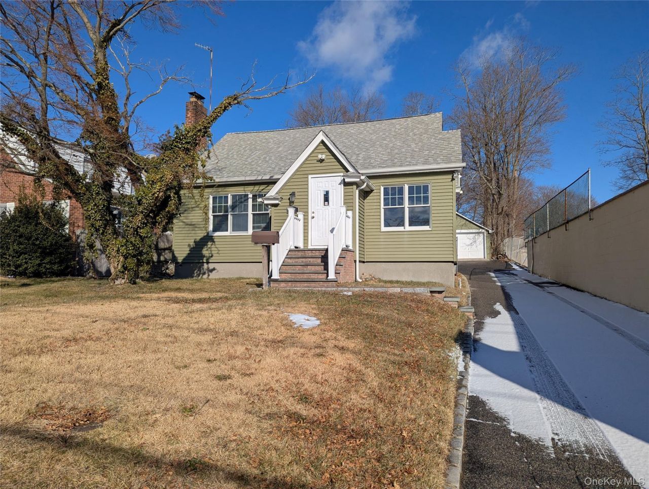 153 W Main Street Kings Park, NY 11754