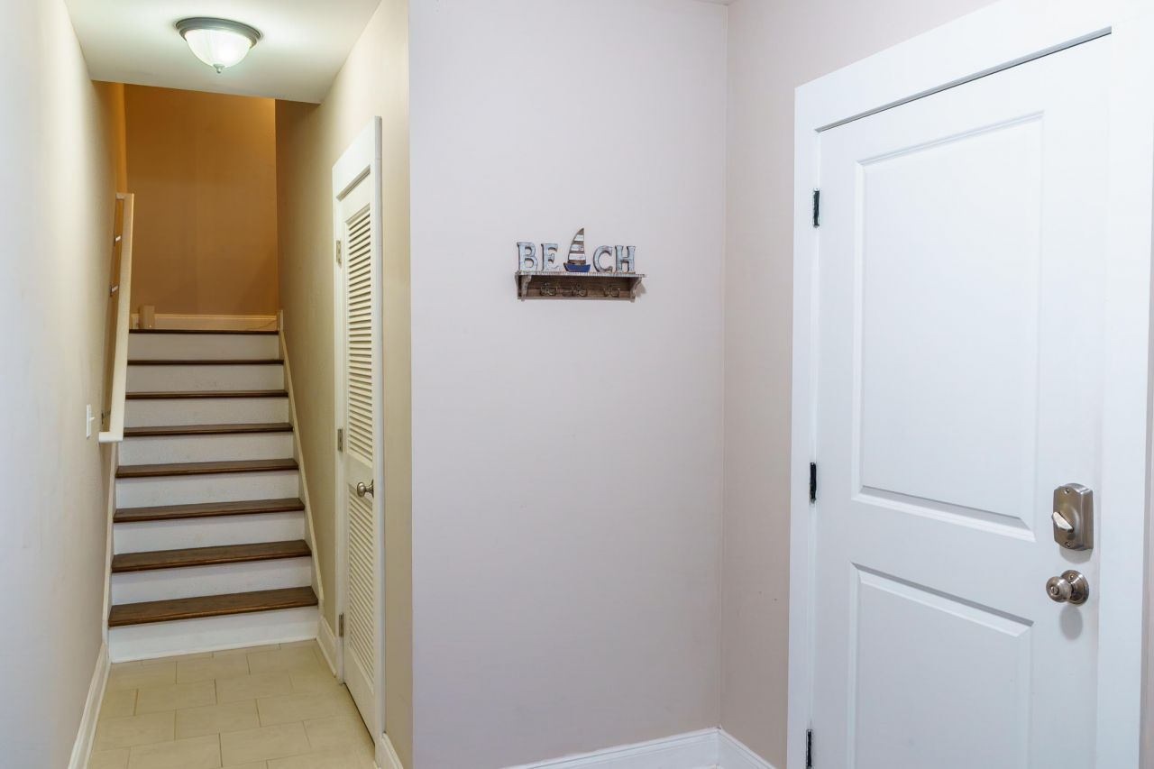 229 Slipper Shell Court Photo 4