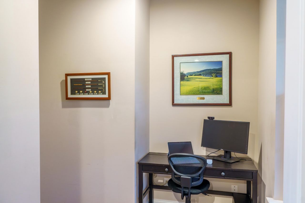 229 Slipper Shell Court Photo 9