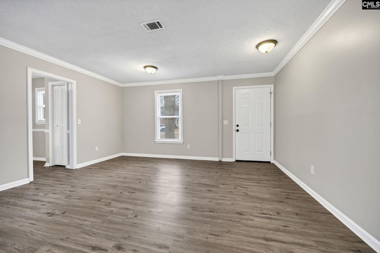 325 Parlock Road Photo 10