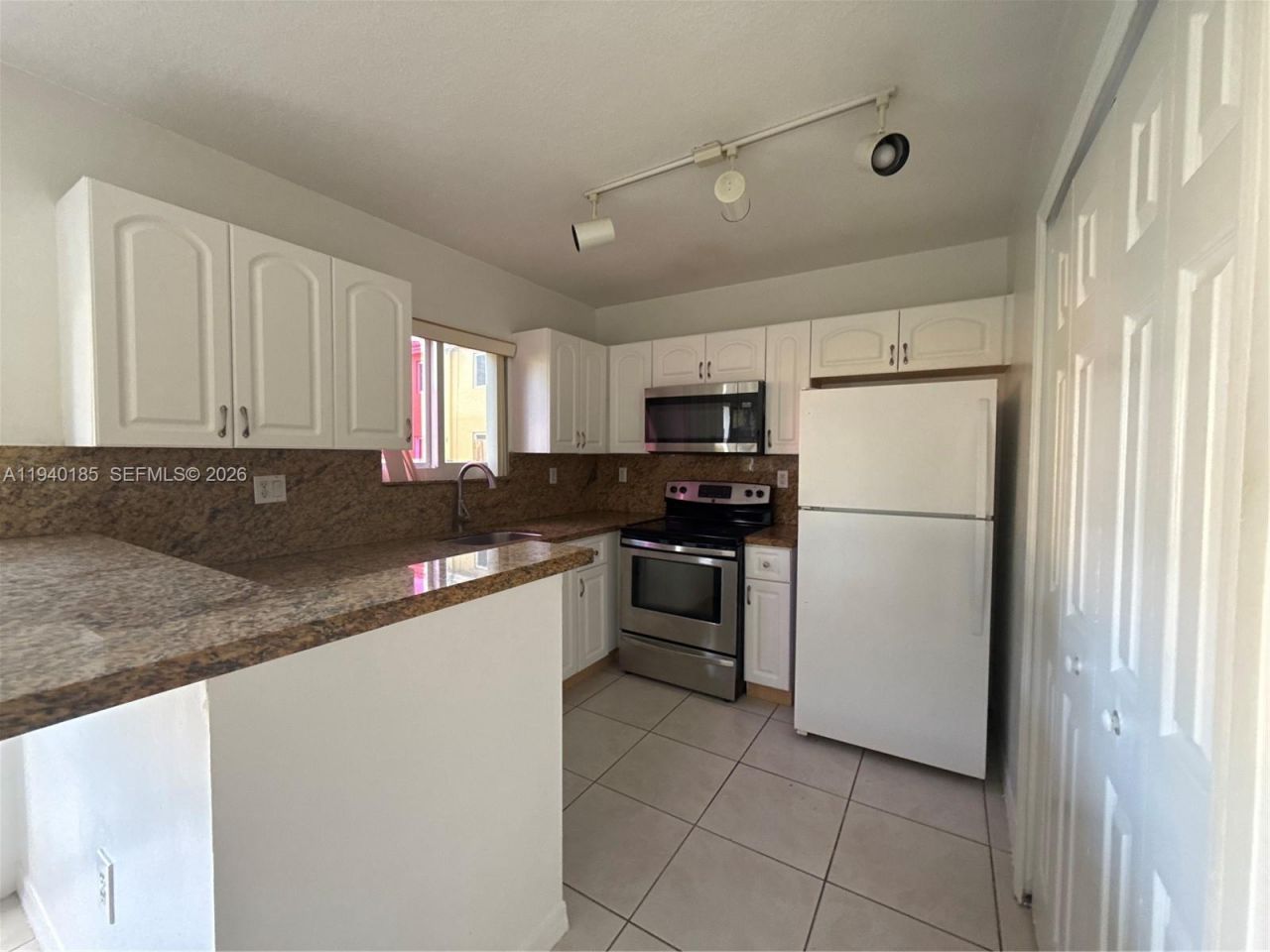935 NE 33rd Terr, Unit 104, Homestead, FL 33033 Photo