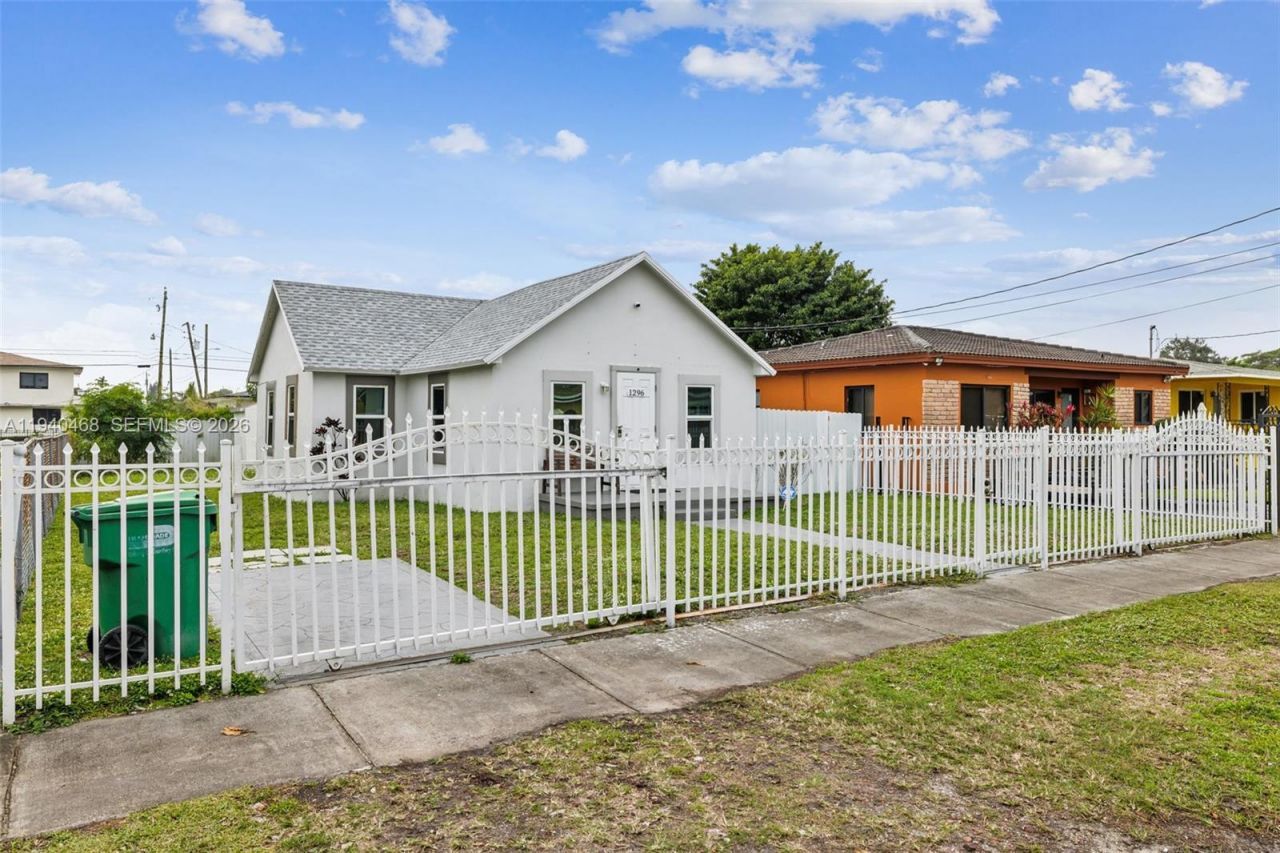 1296 NW 72nd St, Miami, FL 33147 Photo