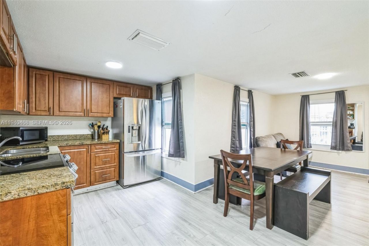 1296 NW 72nd St, Miami, FL 33147 Photo