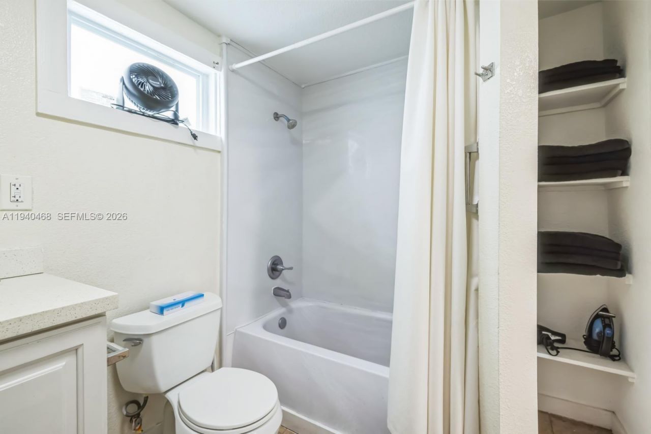 1296 NW 72nd St, Miami, FL 33147 Photo