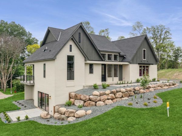 2706 Lakeview Court, Little Canada, MN 55117