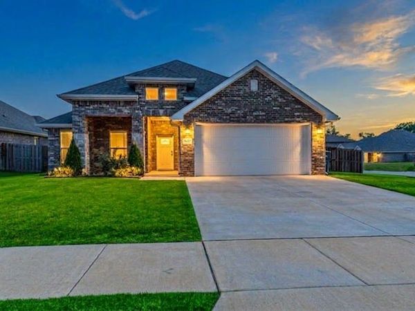 1070 Pink Lady Place, Bentonville, AR 72712