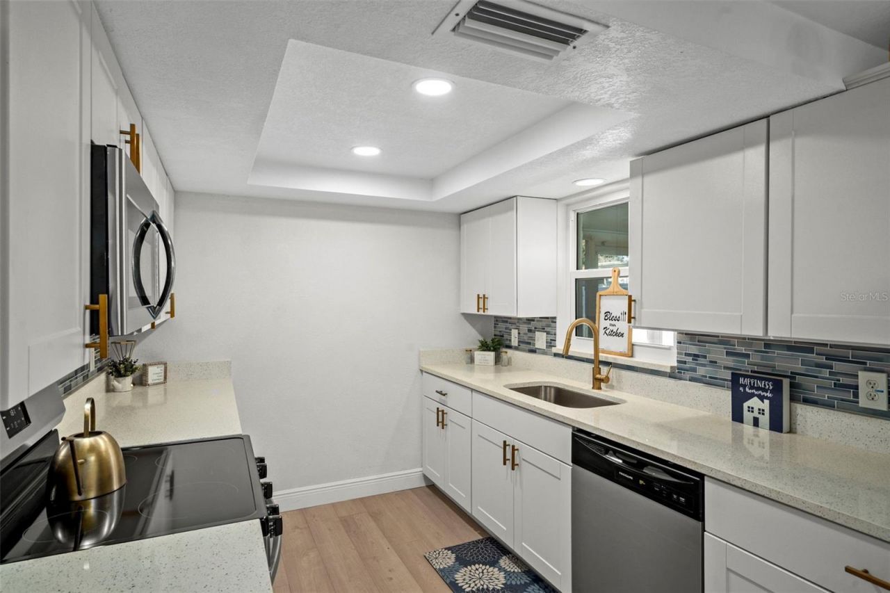 5253 Falcon Drive, Holiday, FL 34690 Photo