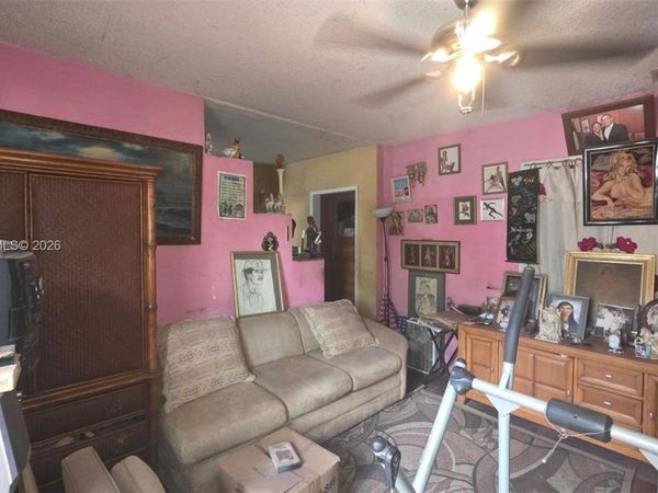 17301 NE 4th Ave, North Miami Beach, FL 33162