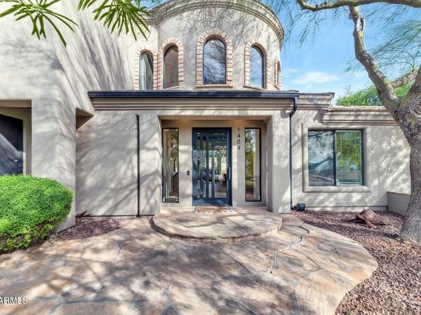 1404 E MICHELLE Drive, Phoenix, AZ 85022
