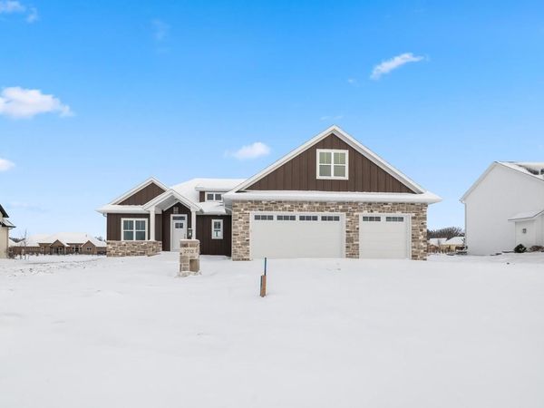 2712 CREEKWOOD CIRCLE, Green Bay, WI 54311