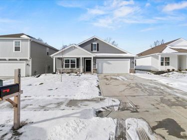 1017 Sherwood Loop, Bellefontaine, OH 43311