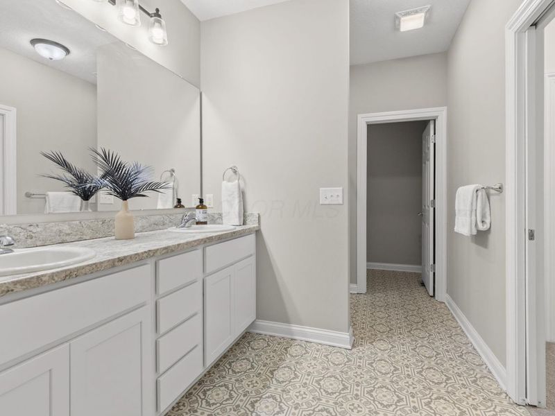 875 Pinnacle Pointe, Unit 32, Gahanna, OH 43230 Photo 14