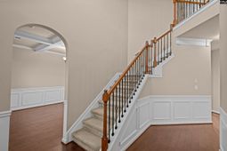 506 Moulton Way photo 4