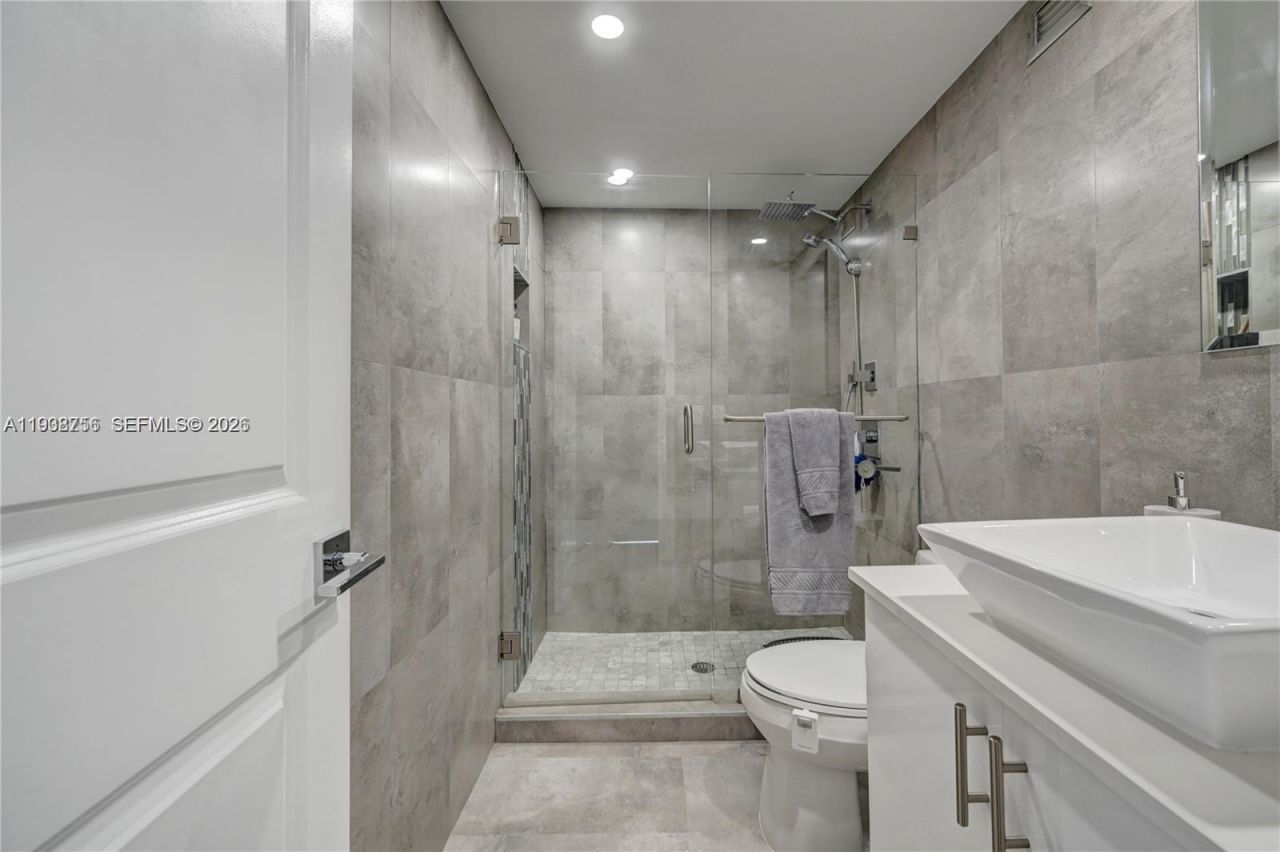 2049 S Ocean Dr, Unit 701, Hallandale Beach, FL 33009 Photo