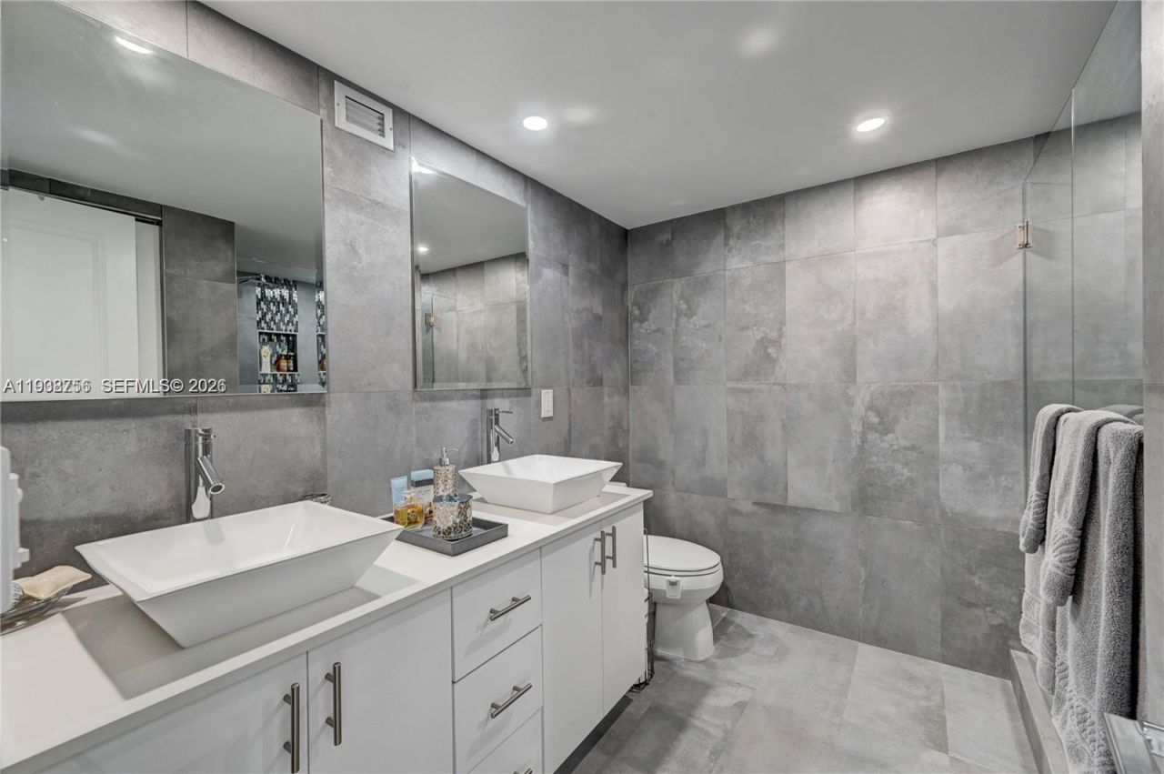 2049 S Ocean Dr, Unit 701, Hallandale Beach, FL 33009 Photo