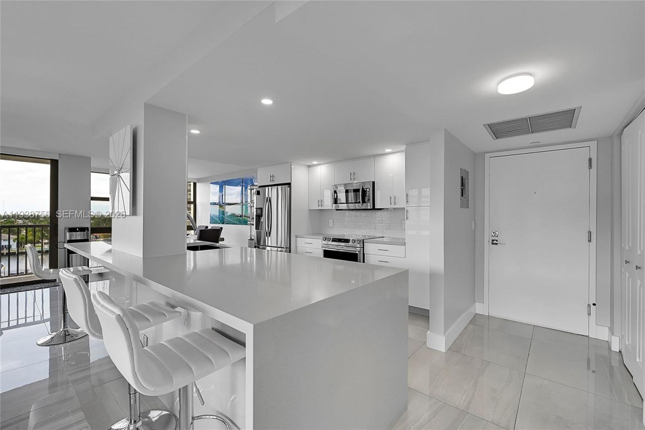 2049 S Ocean Dr, Unit 701, Hallandale Beach, FL 33009 Photo