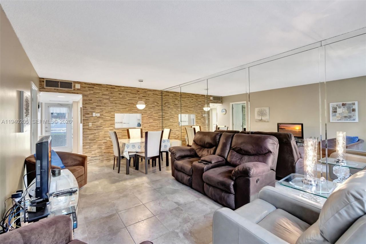 3431 NW 50th Ave , Unit 113, Lauderdale Lakes, FL 33319 Photo