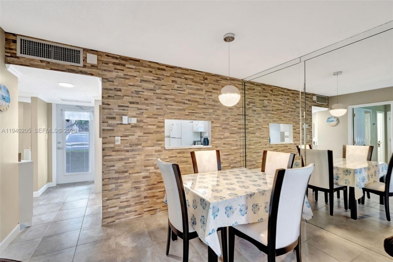 3431 NW 50th Ave , Unit 113, Lauderdale Lakes, FL 33319 Photo