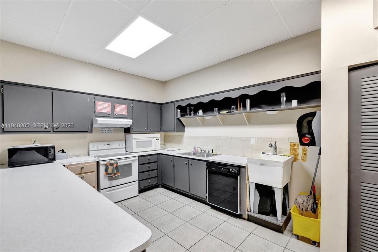 3431 NW 50th Ave , Unit 113, Lauderdale Lakes, FL 33319 Photo