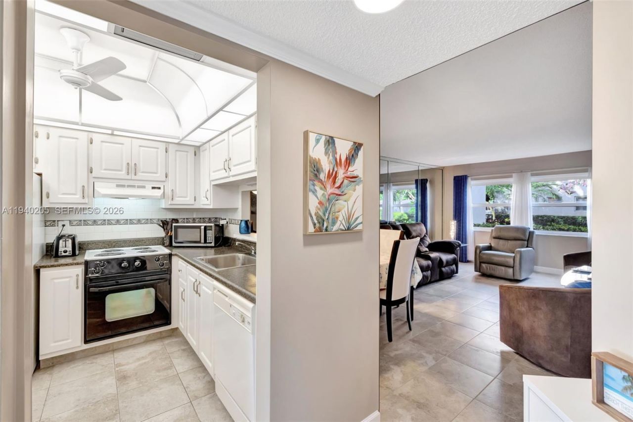 3431 NW 50th Ave , Unit 113, Lauderdale Lakes, FL 33319 Photo