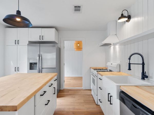 1228 Broadmoor DR, Austin, TX 78723